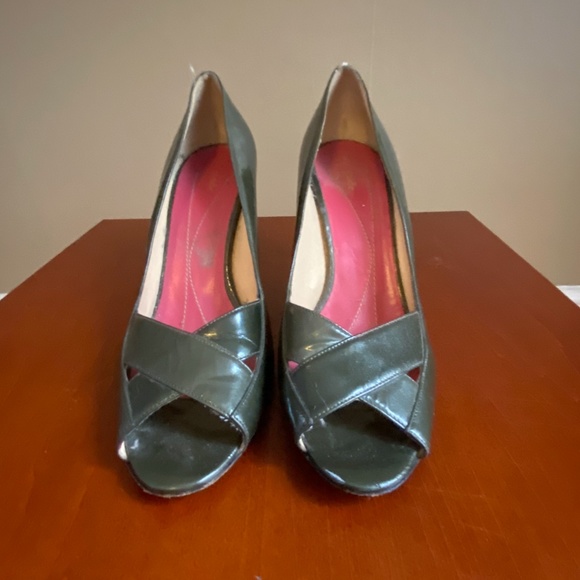 Kate Spade Size 8.5 - Picture 1 of 3